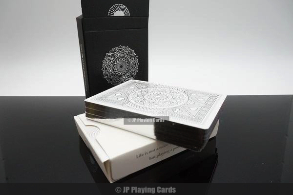 Memento-Gilded-Edge-PlayingCards6.jpg